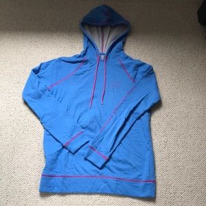 Vineyard Vine hoodie